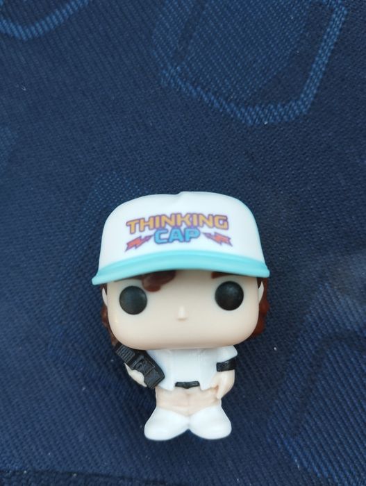 Figurino pop Stranger Things da kinder Joy