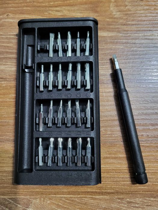 Zestaw precyzyjnych śrubokrętów 25 elementów