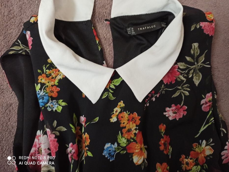 Nowa sukieneczka Zara w kwiaty i z uroczym kołnierzykiem