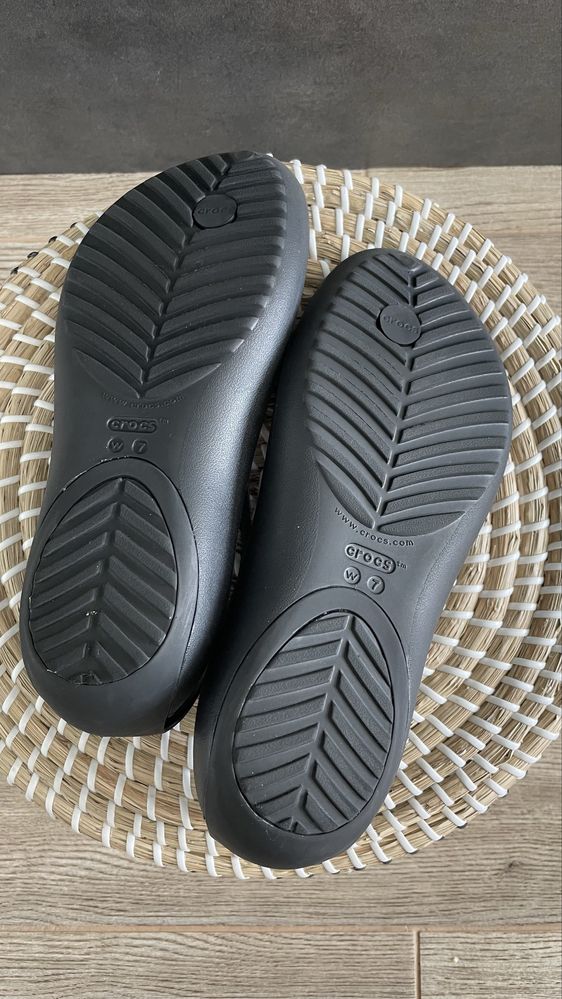 Crocs japonki serena flip czarne W7 37/38