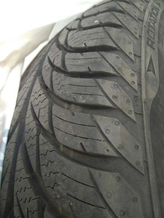 Всесезонні шини Uniroyal R15 175/65