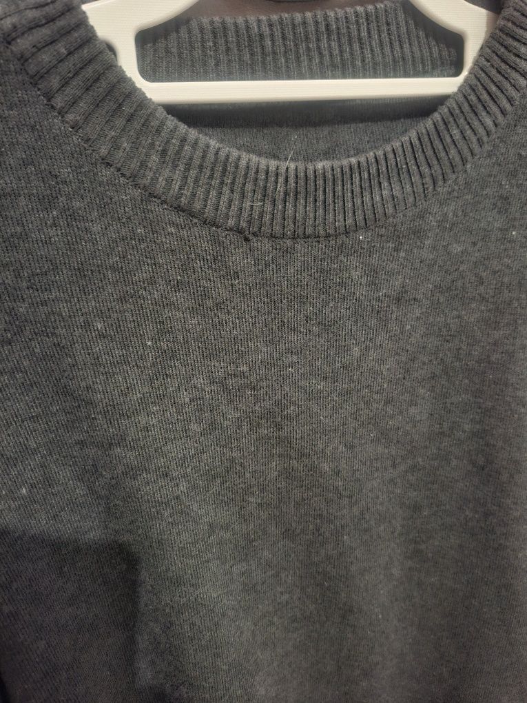 Sweter czarny rozmiar XL