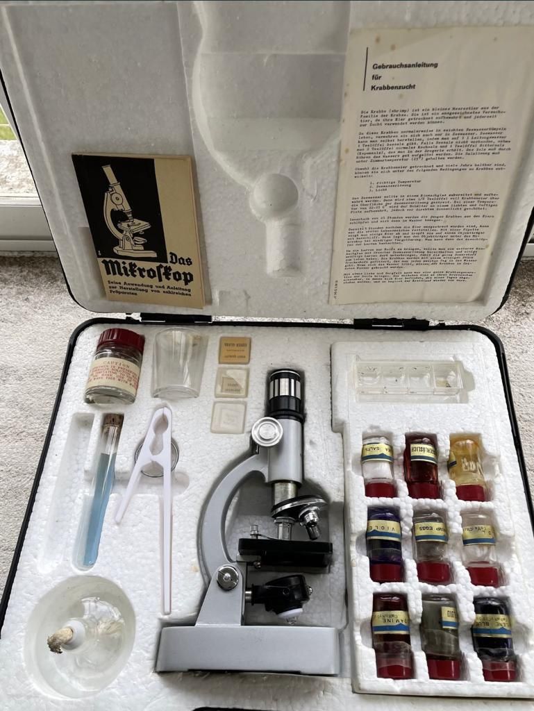 Microscopio alemão em metal dos anos 70