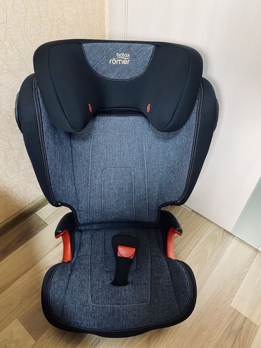 Автокресло-Бустер Britax-Romer Kidfix 2 S Blue Marble с 3 до 12 лет