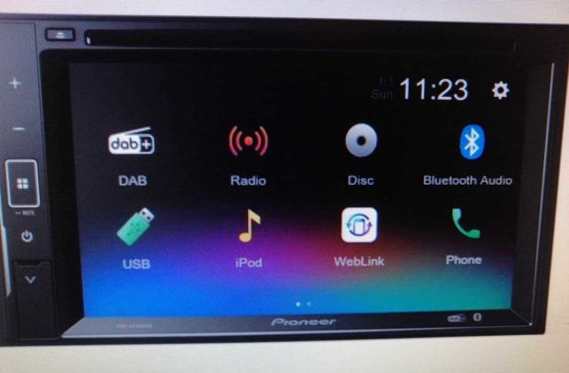 Radio Pioneer AVH - A240 DAB -2DIN Bluetooth