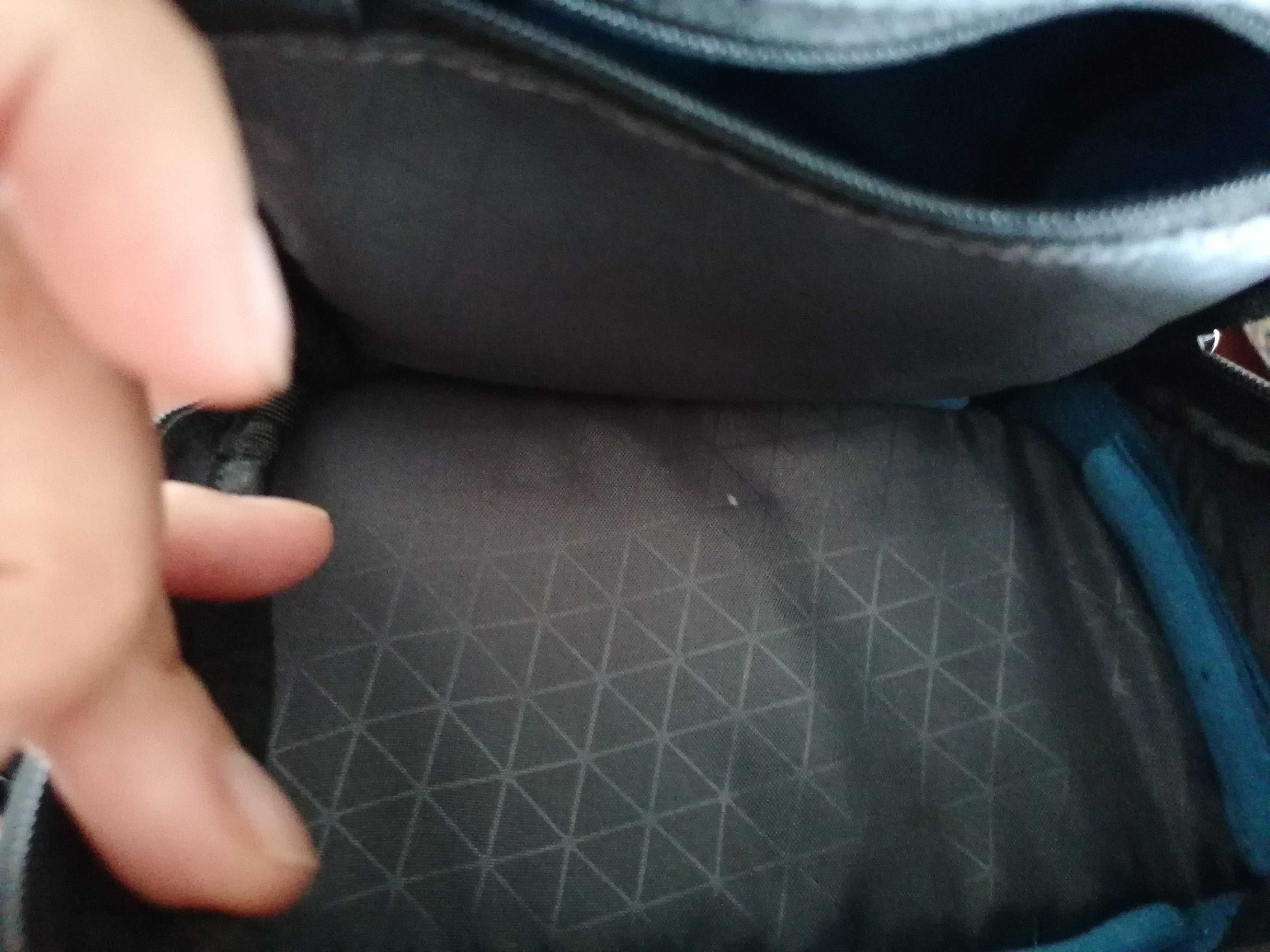 Bolsa Compacta Case logic como nova