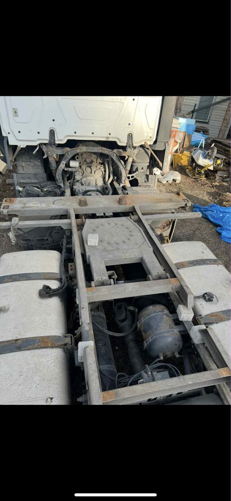 Podramowka bdf z poduszkami z mercedes actros 2szt.