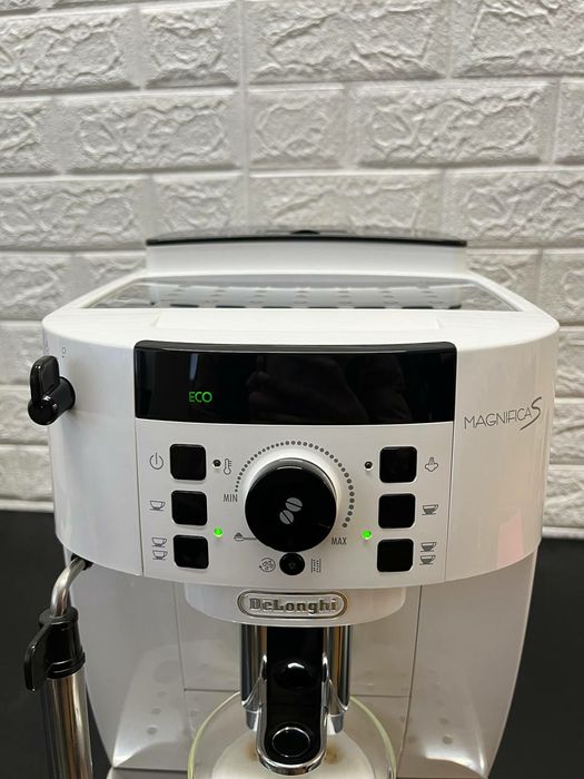 Кавомашина/кавоварка Delonghi Magnifica s, ecam 22.110