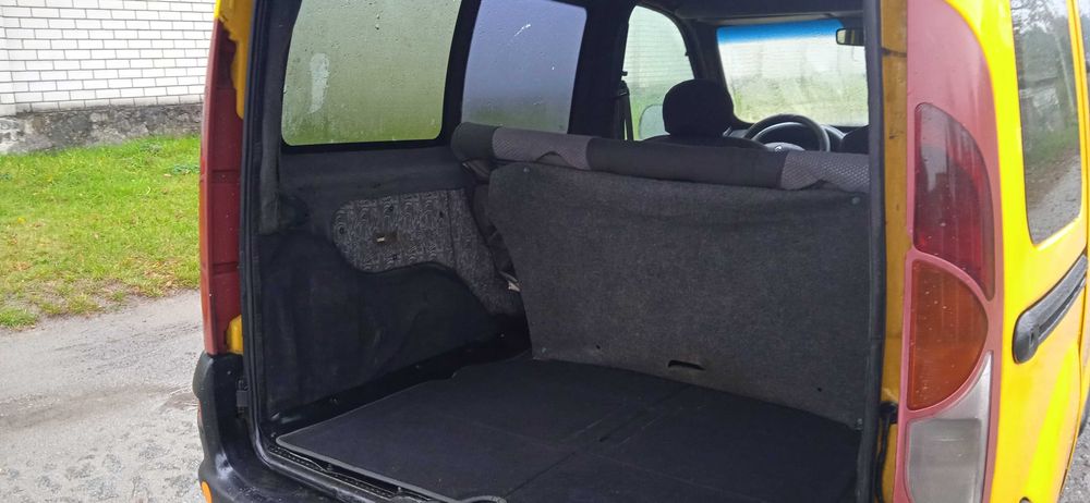 Мінівен Renault Kangoo Пасажир 2000 року. 1,9D Простий дизель