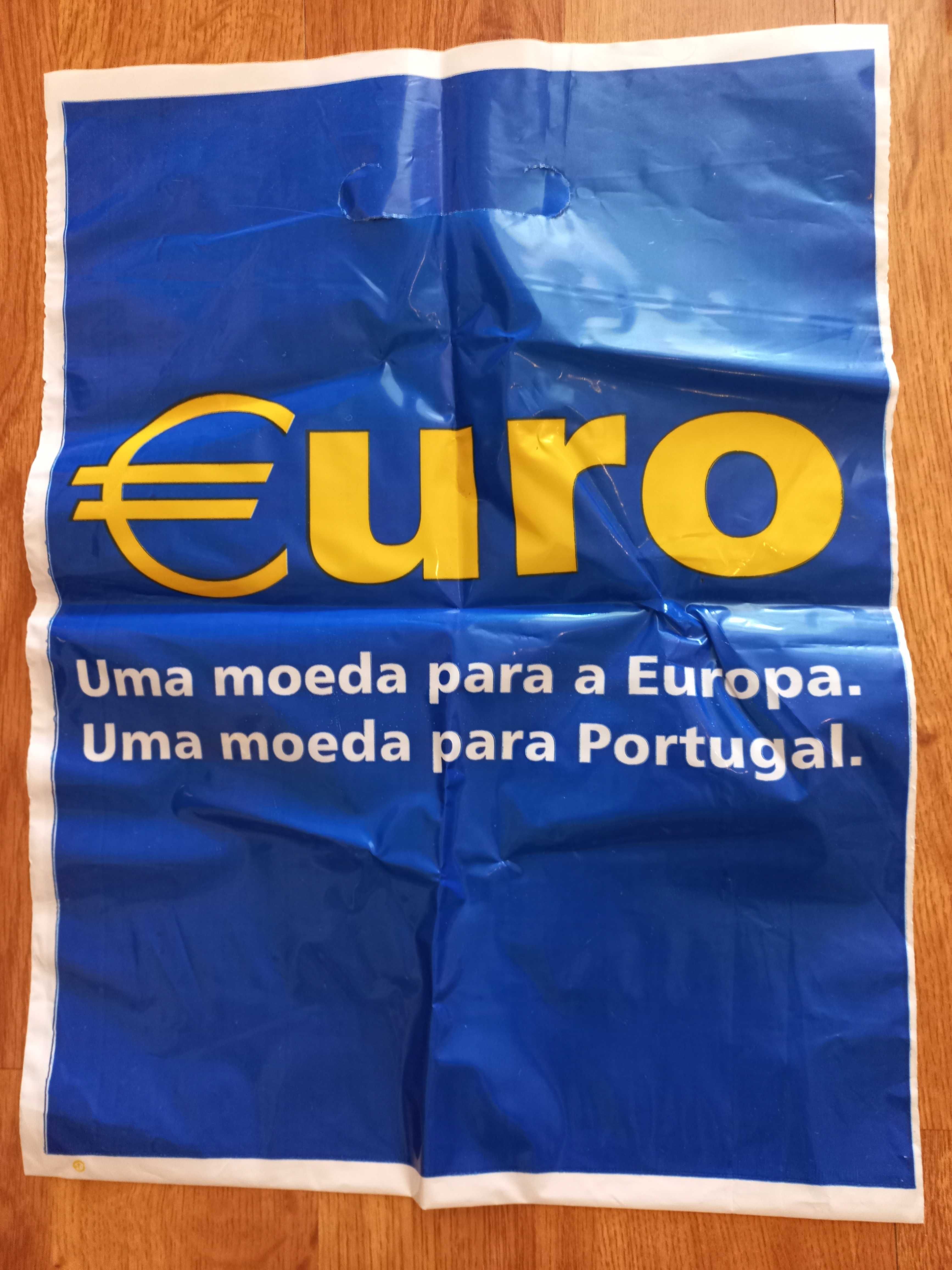 Sacos e autocolantes da moeda única europeia