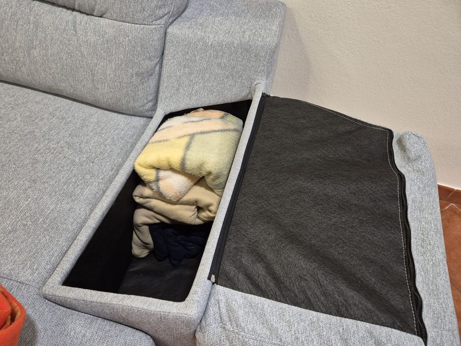 Sofá Chesslong Motorizado com arrumação - 1 ano