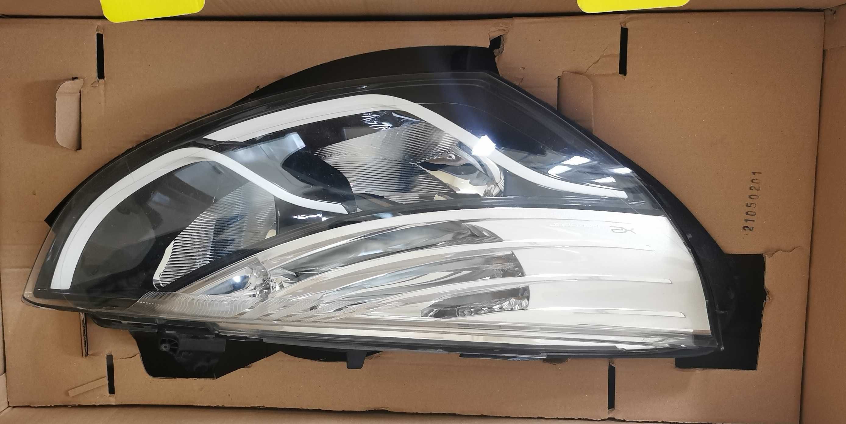 Lampy przednie do Renault Clio 4