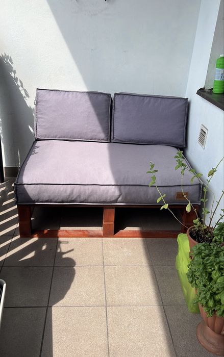 Drewniana sofa/ławka z palet z oparciem