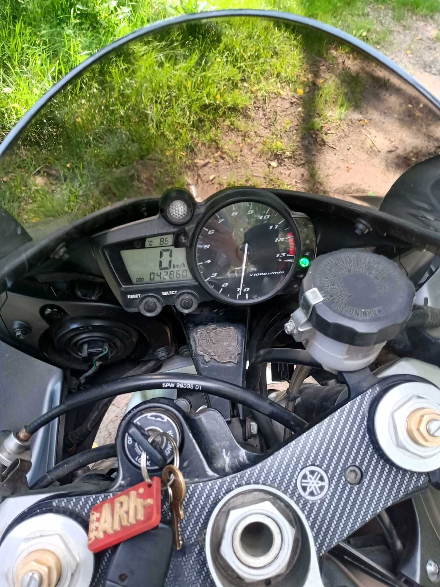 Motor Yamaha R 1
