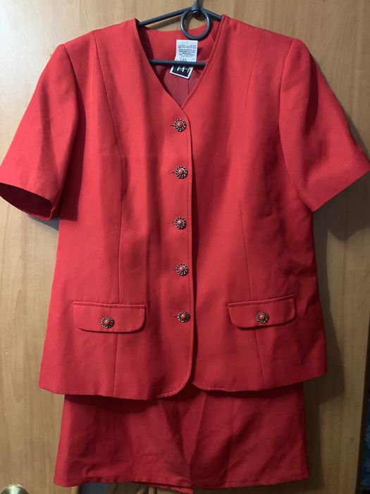 Костюмы для женщины