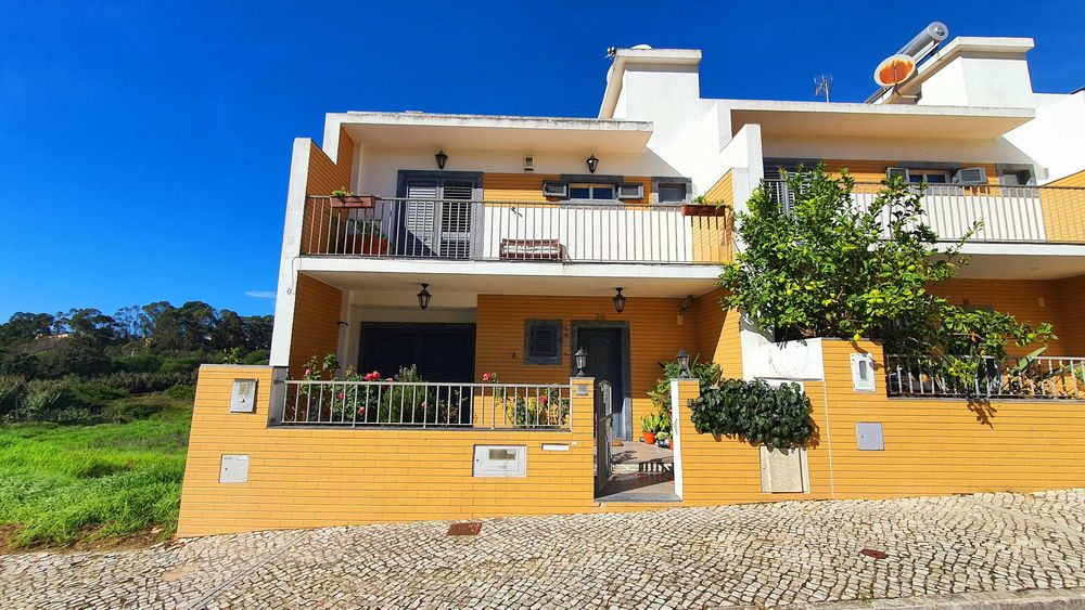 Moradia T4 em Vila Nova da Caparica - LER ATENTAMENTE TODO O ANUNCIO