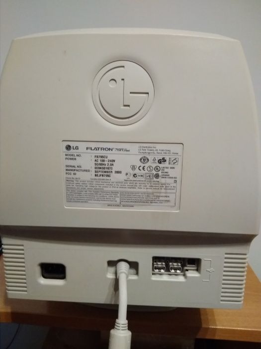 Монитор LG Flatron 795FT Plus (Корея)