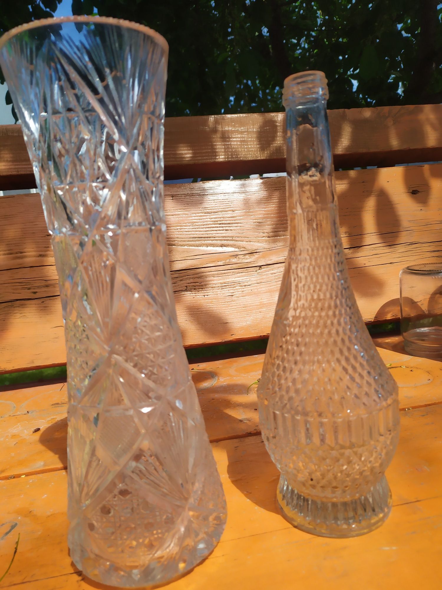 Хрустальні ваза та пляшка