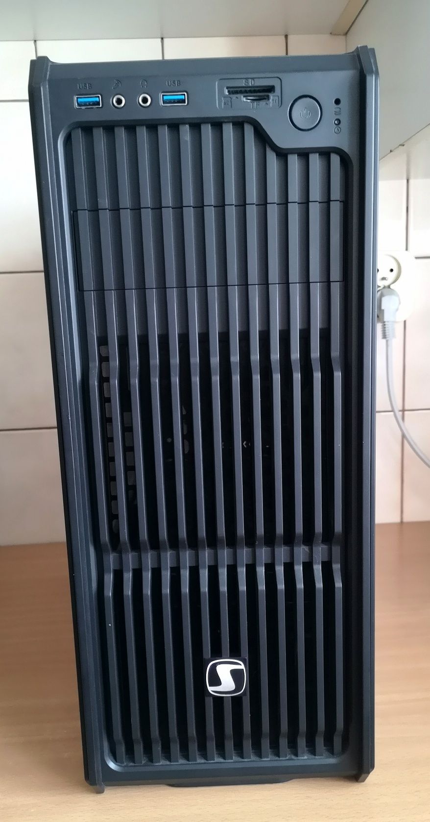 Komputer stacjonarny PC, Intel i5,16gb ram, karta 4gb, ssd+hdd