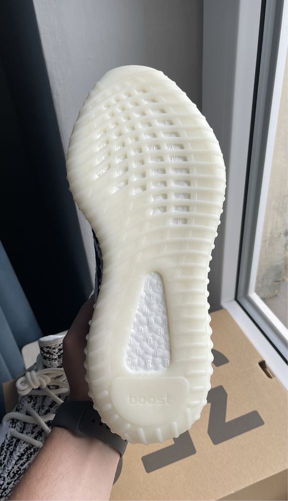 Buty Adidas Yeezy Boost 350 V2 Zebra 45 1/3