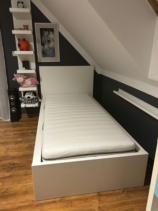 Łóżko z materacem 90x200