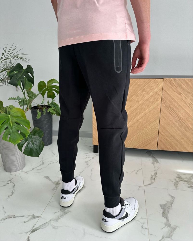 Брюки [M-L] Nike Tech Fleece Men's Joggers CU4495-010 Оригінал