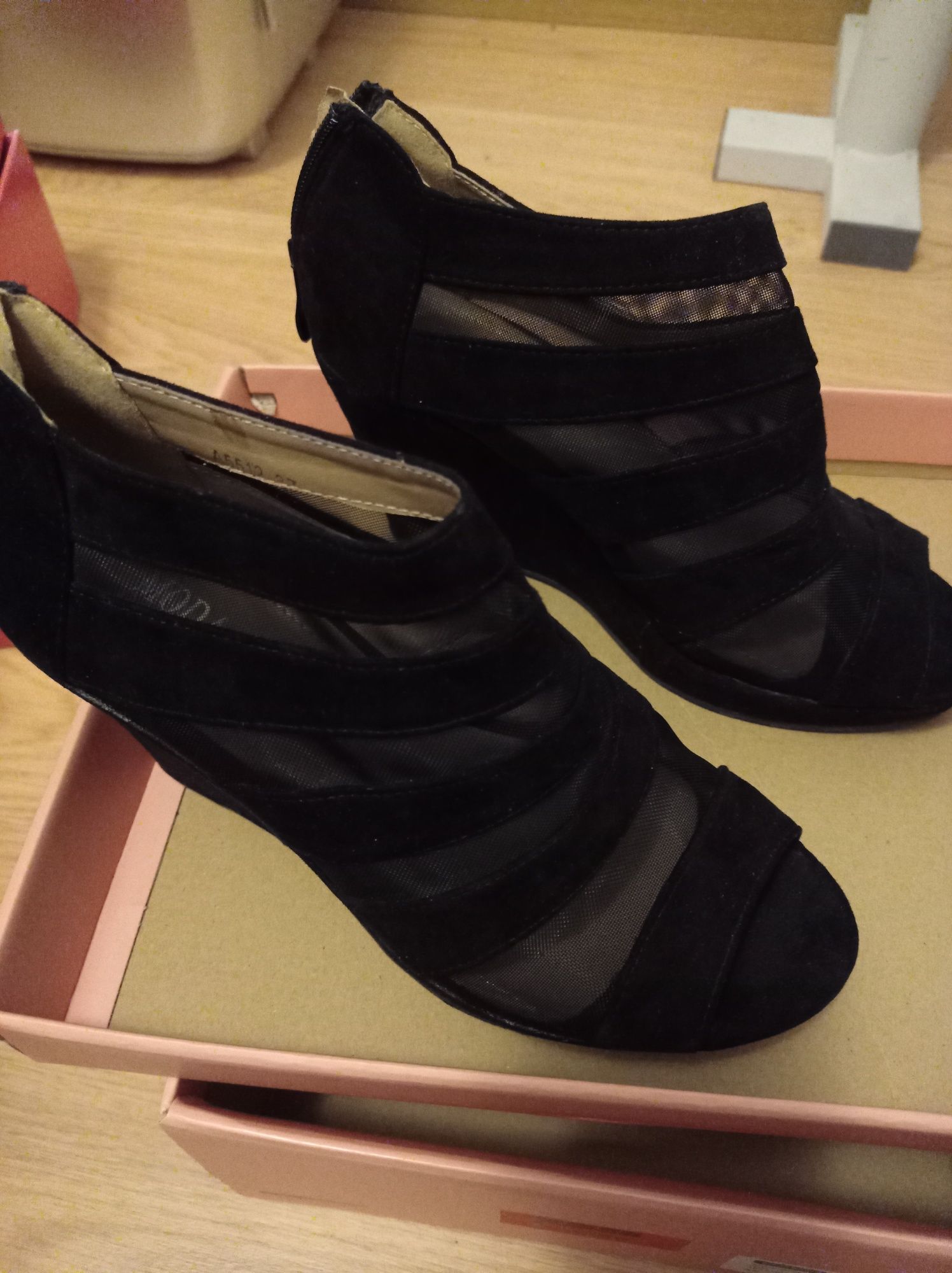 Sapatos de senhora pretos