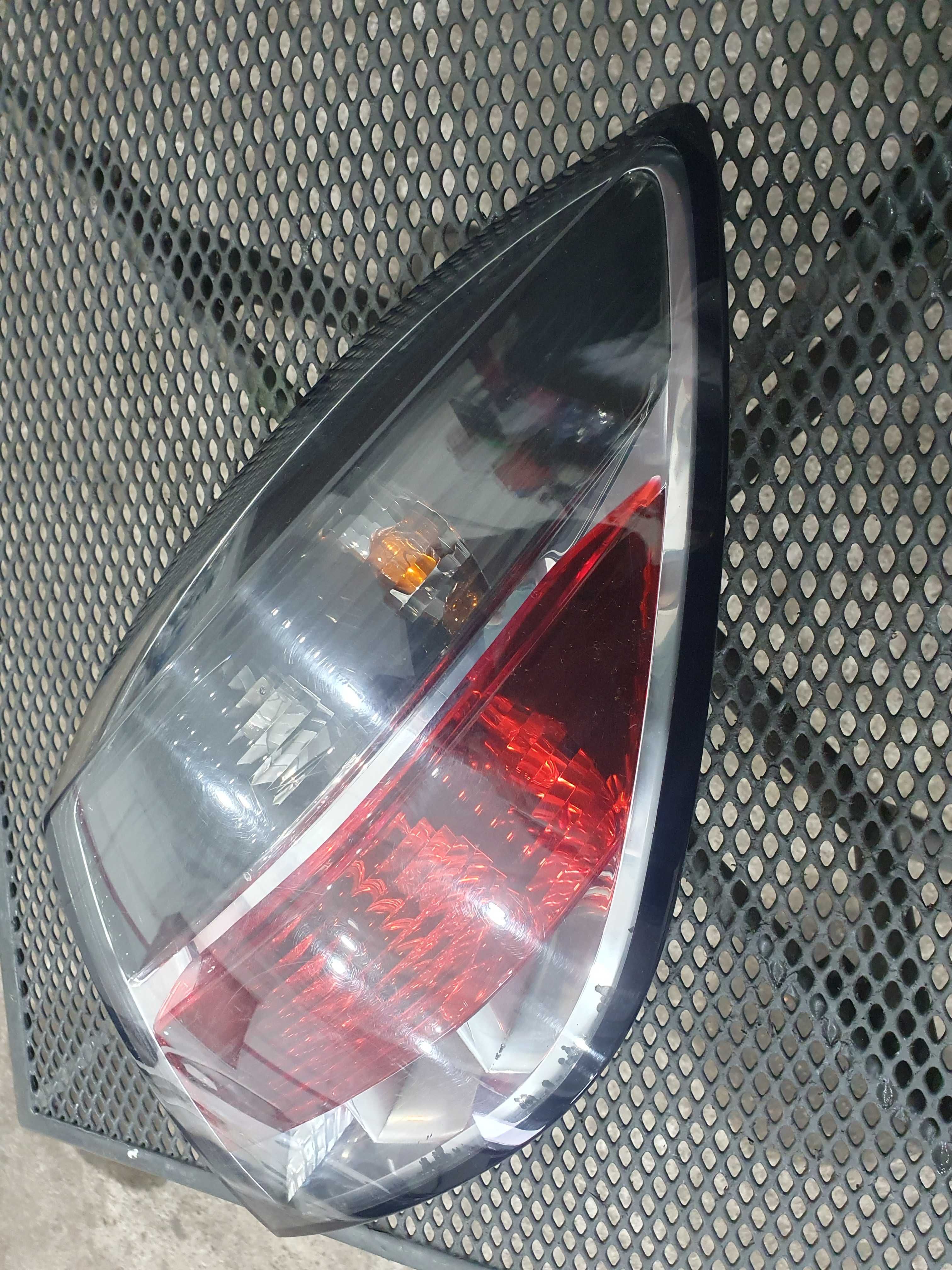 Lampa tylna tył prawa Opel Astra 3 H III GTC europejska 3 drzwi lift