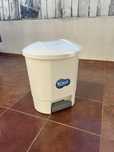 Caixote do Lixo com Pedal – Branco