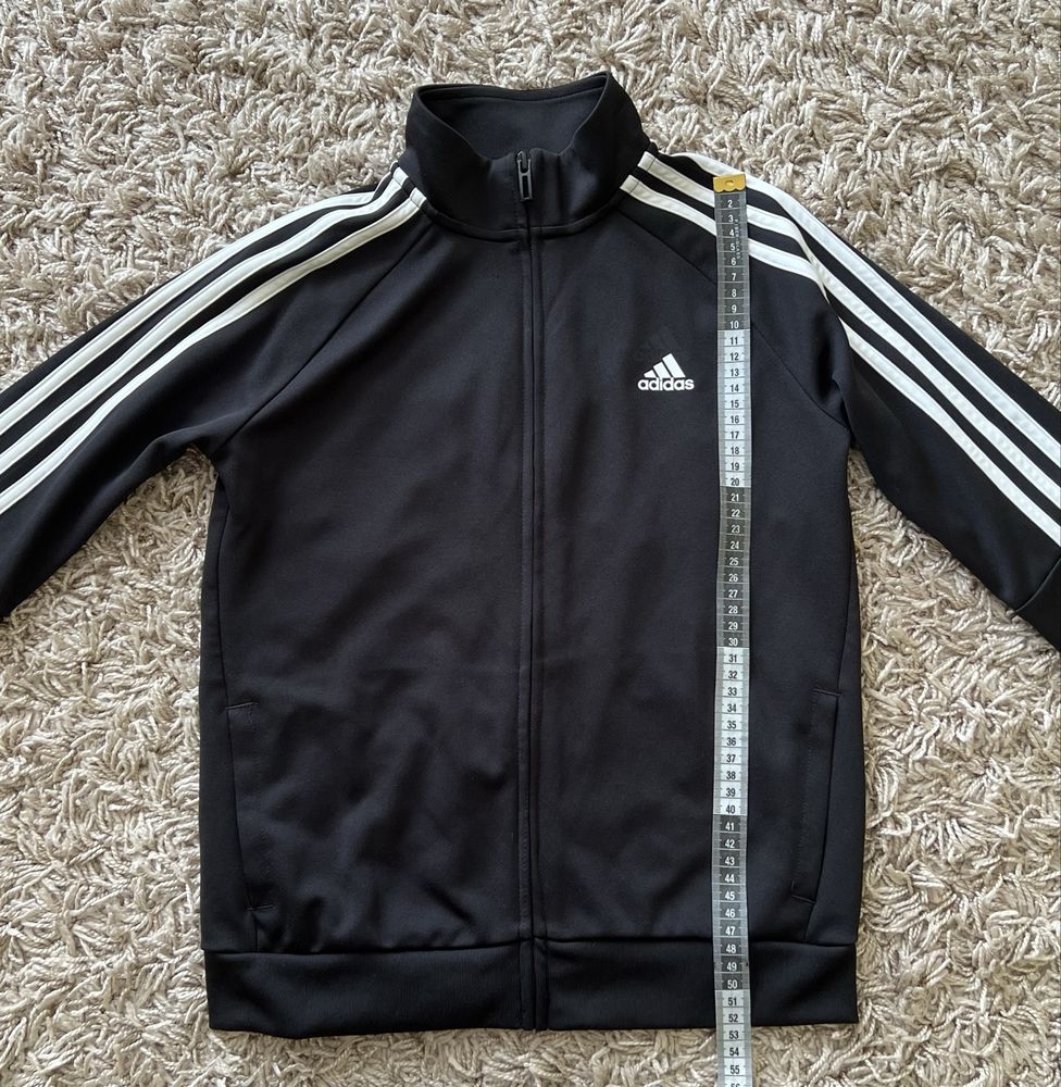 Спортивна кофта, олімпійка adidas 134-140 розміру.