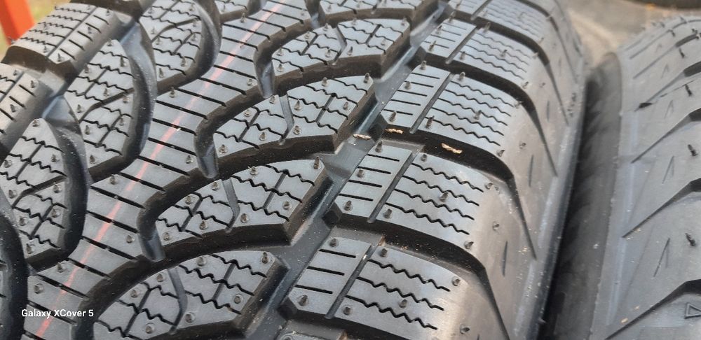 Opony Zimowe 205÷60÷16C÷BRIDGESTONE.300 Zł.Montaż.Wysyłka.ZAPRASZAM.