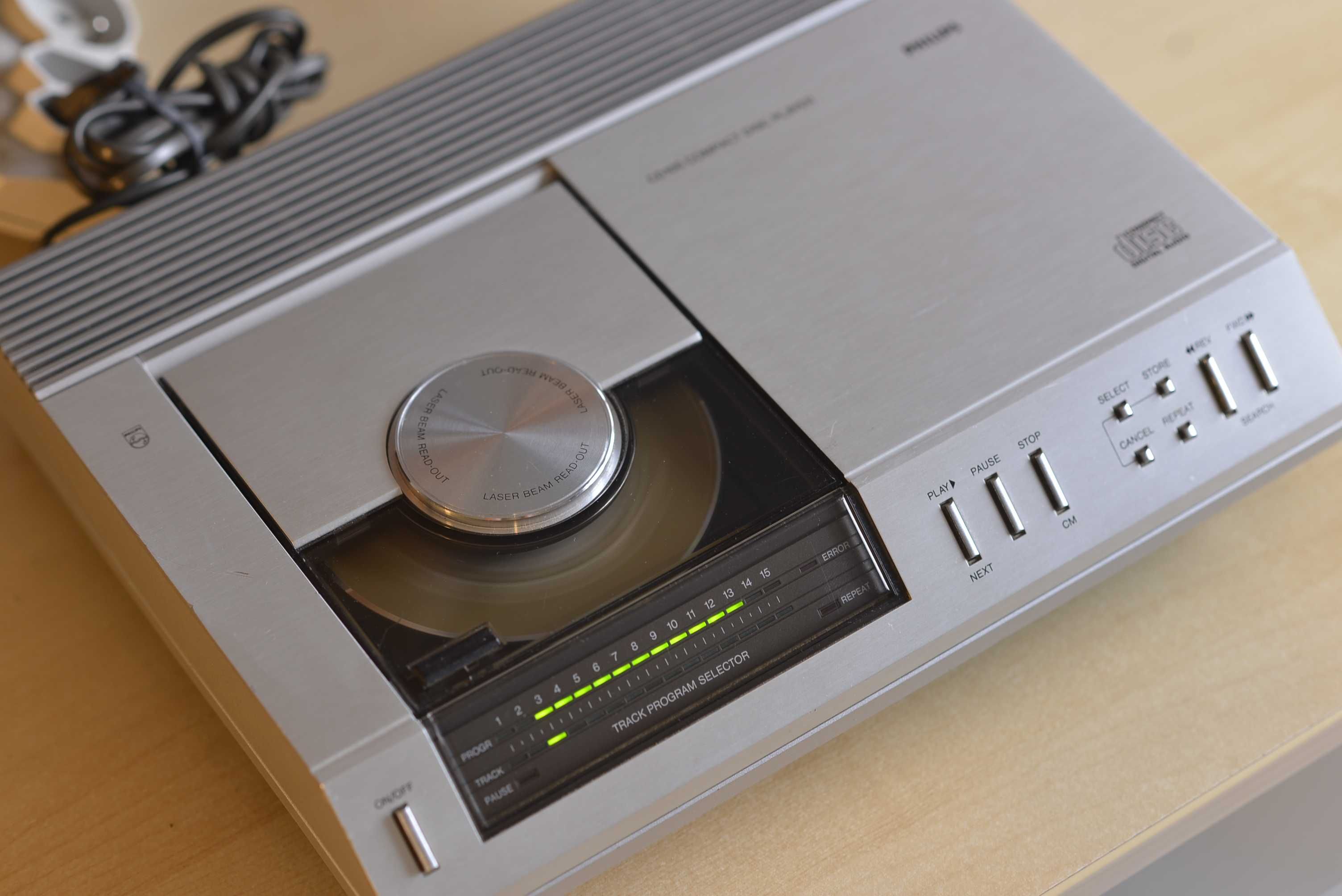 Odtwarzacz CD Philips CD100, 2x TDA1540 z pilotem, full remote control