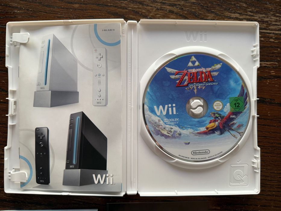 Jogo Wii - The Legend of Zelda: Skyward Sword + CD