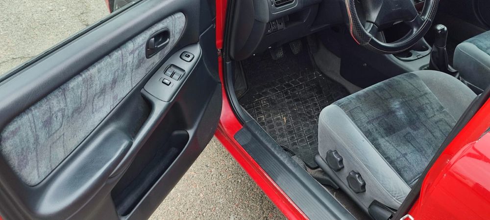 Автомобіль MAZDA 626