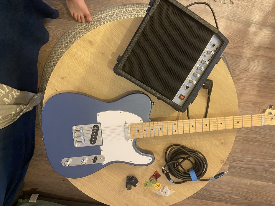 Gitara harley benton niebieska pluz wzmacniacz