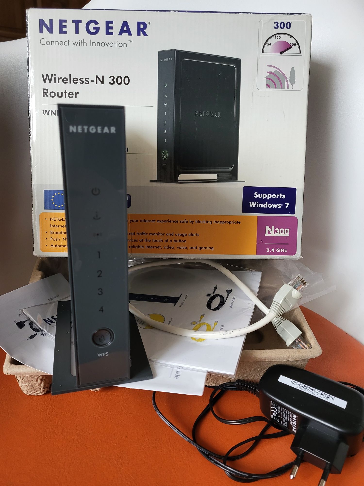 Роутер NETGEAR WNR2000 V2 Wireless N300