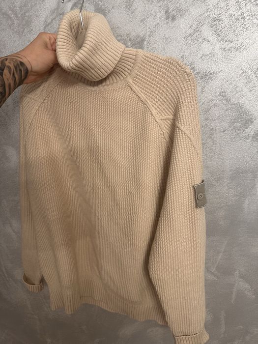 Bialy Swetr Stone Island
