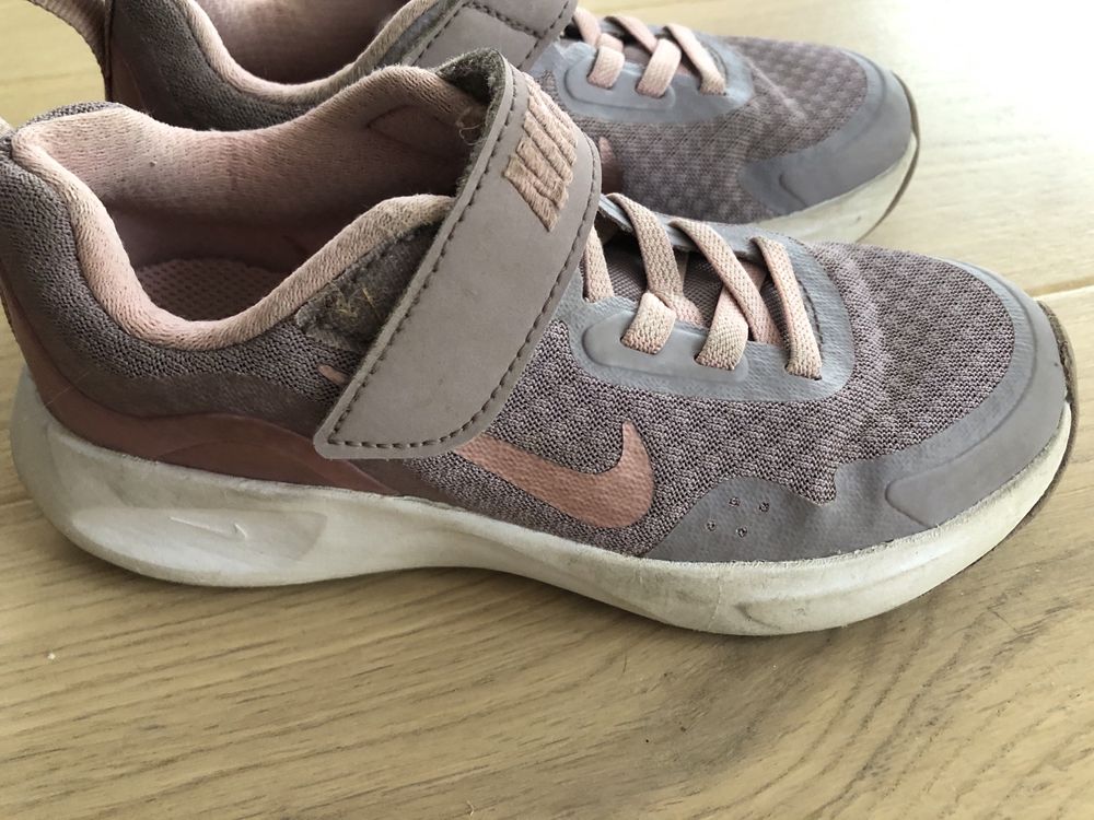 Buty sportowe Nike rozm. 28