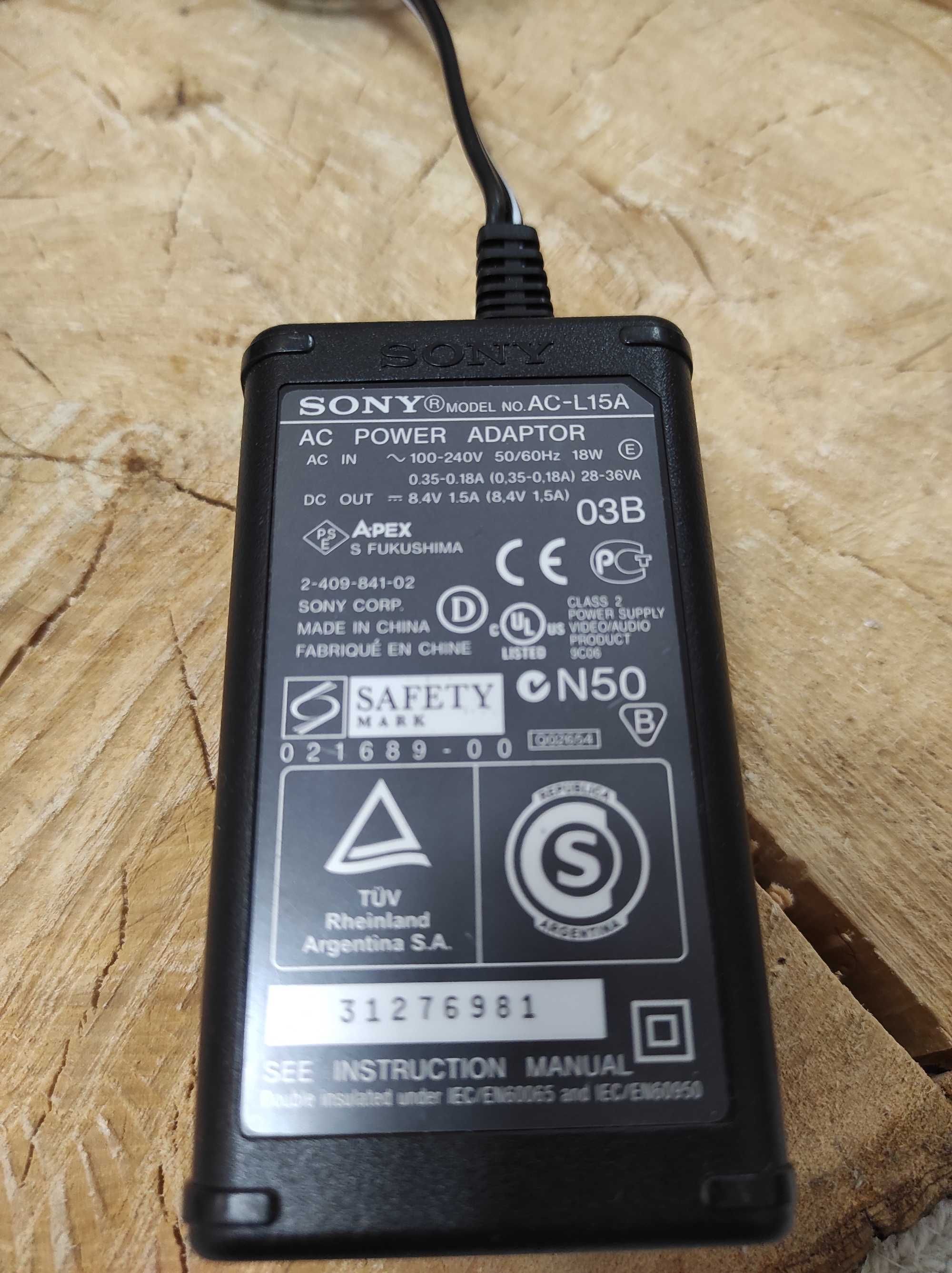 Мережевий адаптер живлення (блок живлення) Sony AC-L15A