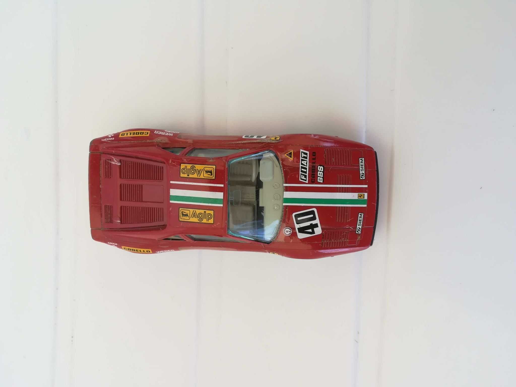 Miniatura de carro de corrida Ferrari da Burago