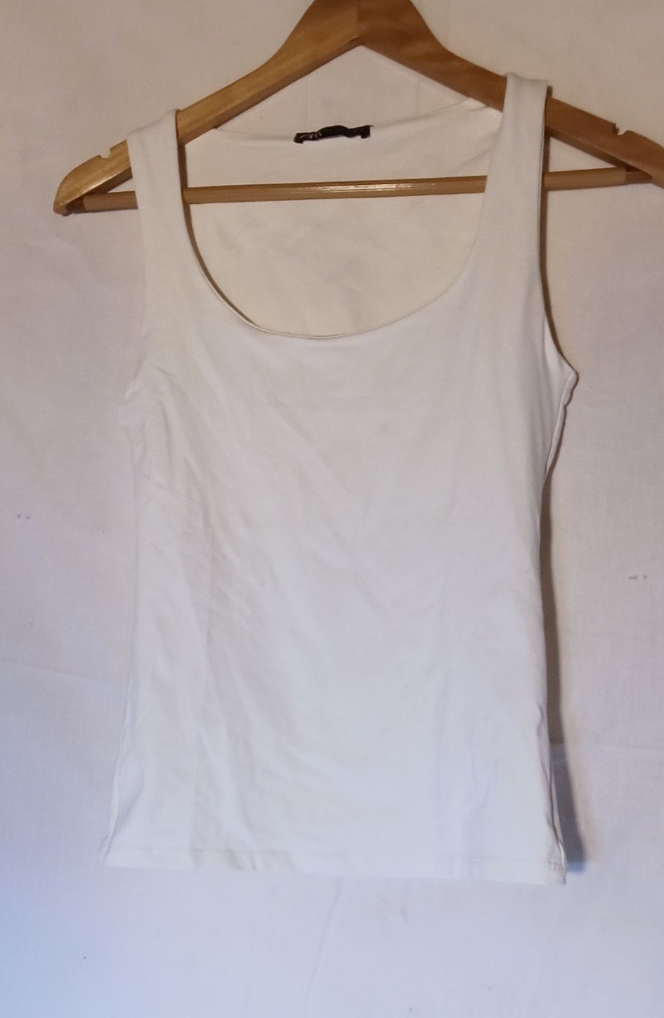 2 blusas frescas, para um look descontraído e moderno.Ref  312