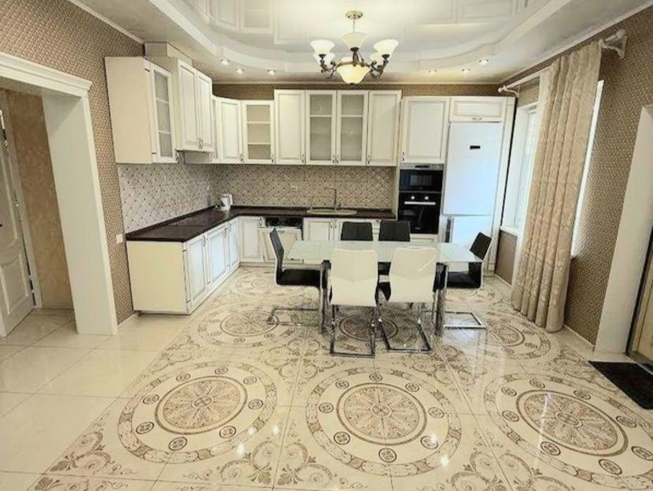 Подобова оренда будинку Жуляни, Лікоград, м Васильківська,м ВДНХ.