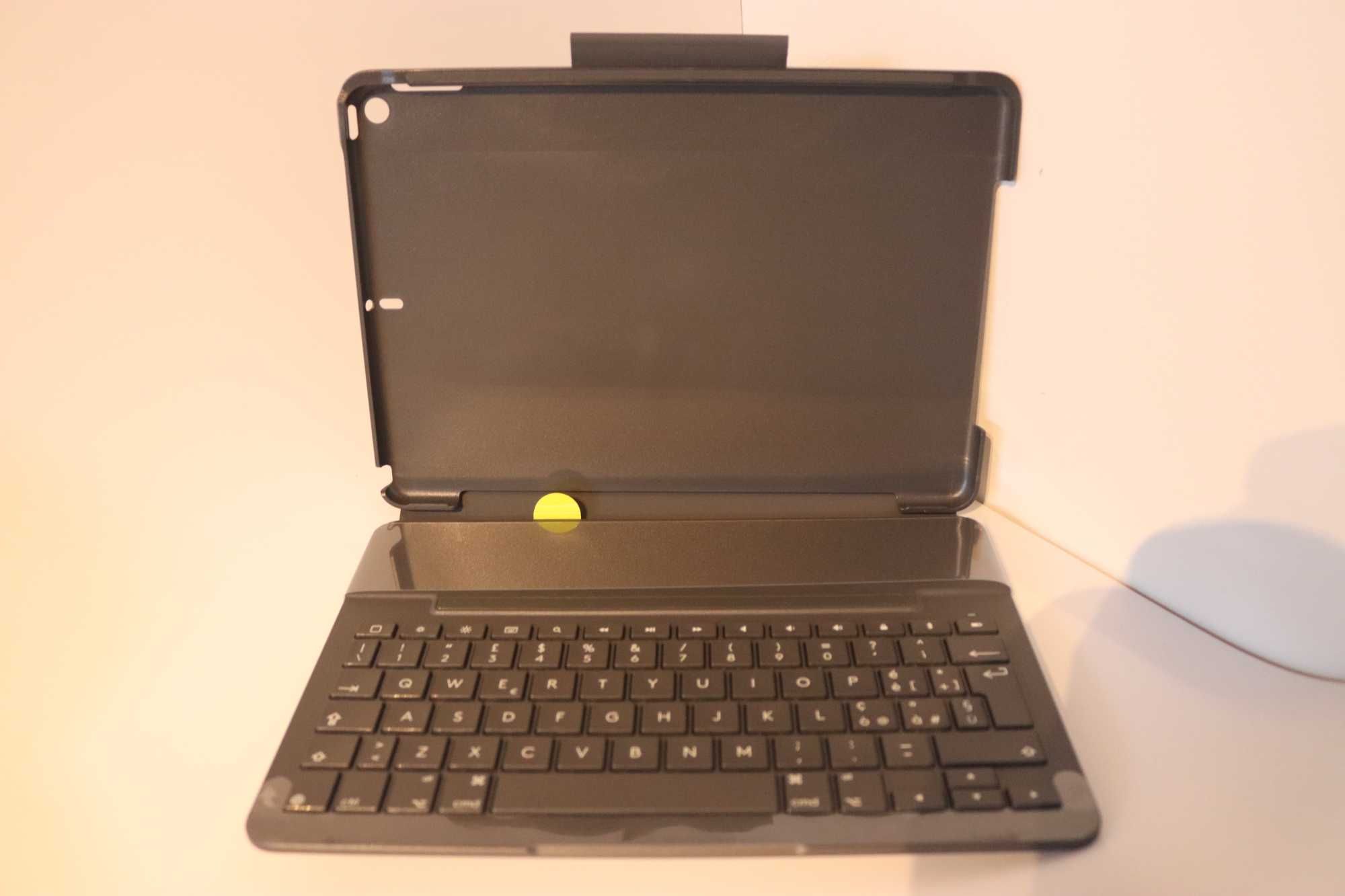 Logitech Slim Folio