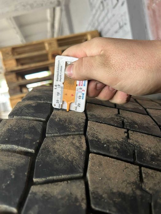 Шини вантажні Bridgestone M729 (ведущая) 315/80 R22.5