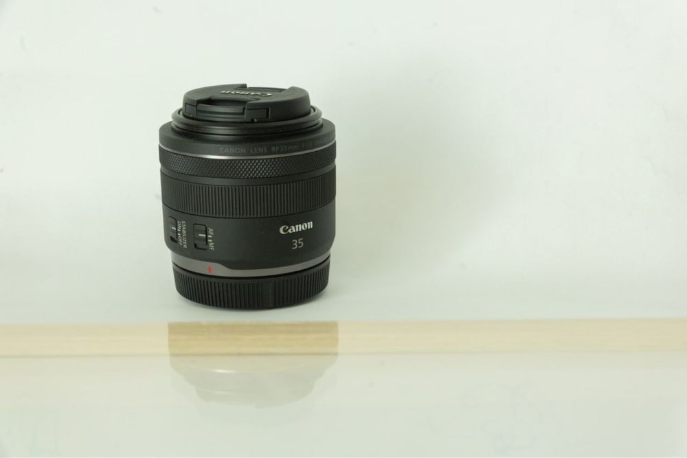 Об'єктив Canon RF 35mm f/1,8 IS Macro STM