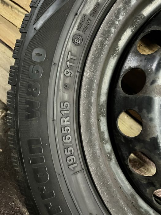 Зимова гума в зборі з дисками Starmaxx r15 5/112 Golf/vag комплект