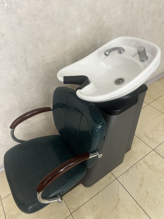 Продам мойку для парикмахерской , керамика белая