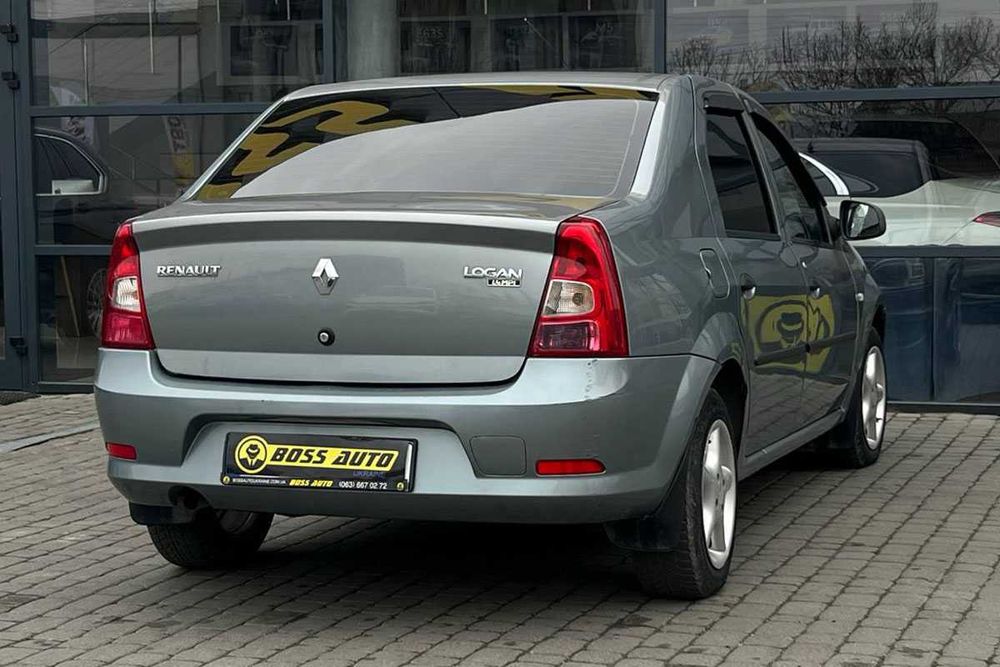 Renault Logan 2011