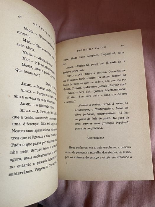 Os Chapeus de Chuva | Fiama Hasse Pais Brandão