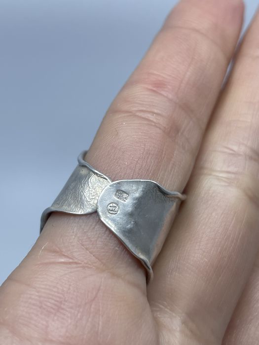 Srebrny piercionek p.925